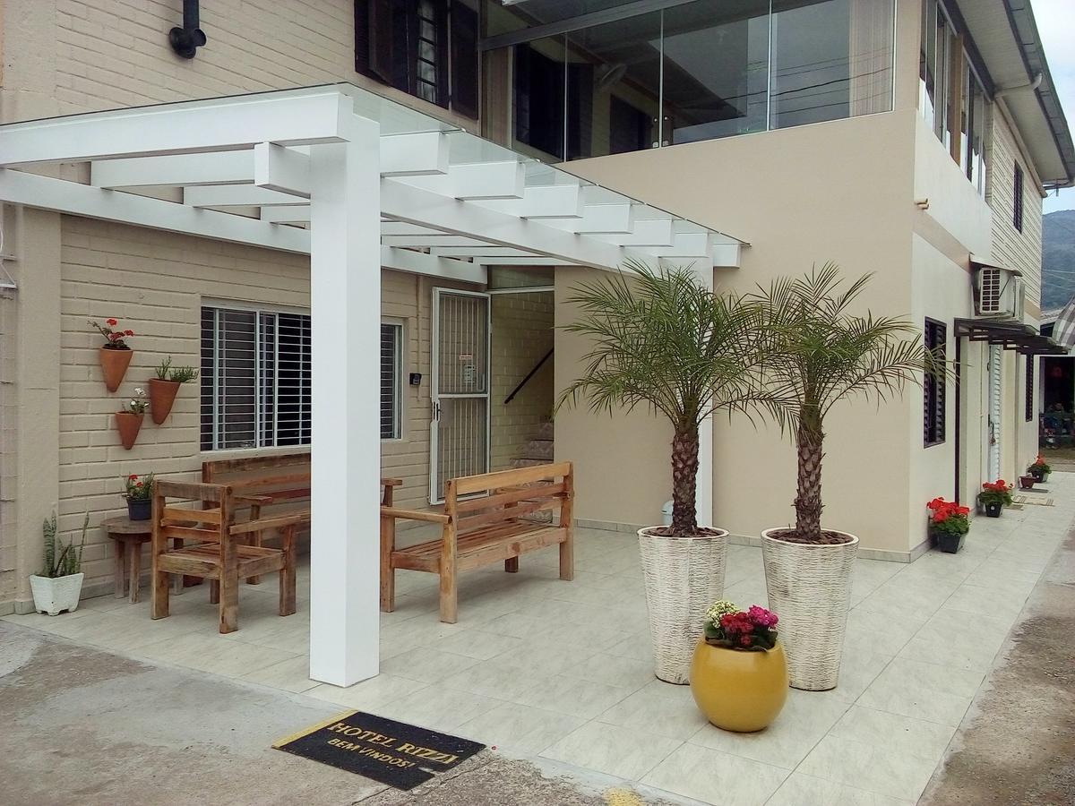 Hotel Rizzi Encantado  外观 照片